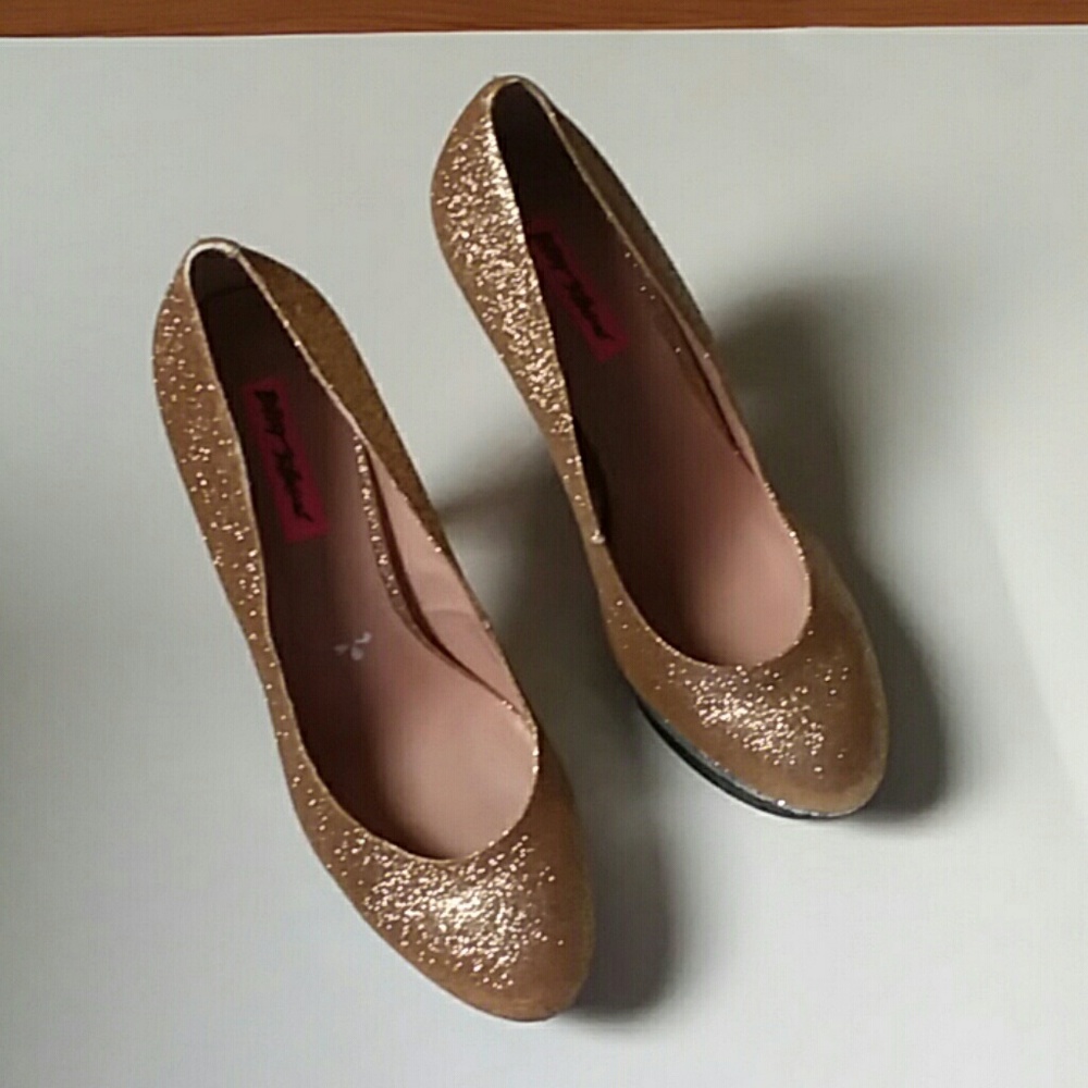 Betsey Johnson  heels nwt no box